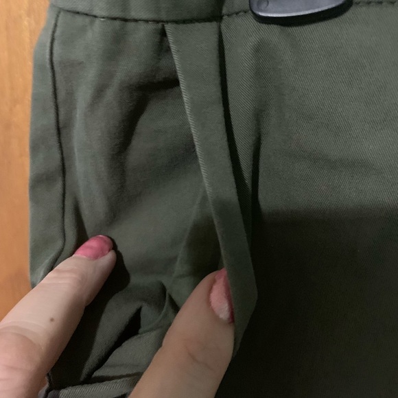 Lacoste Womens Pleated Green Khaki Shorts Size 12 - Picture 4 of 8